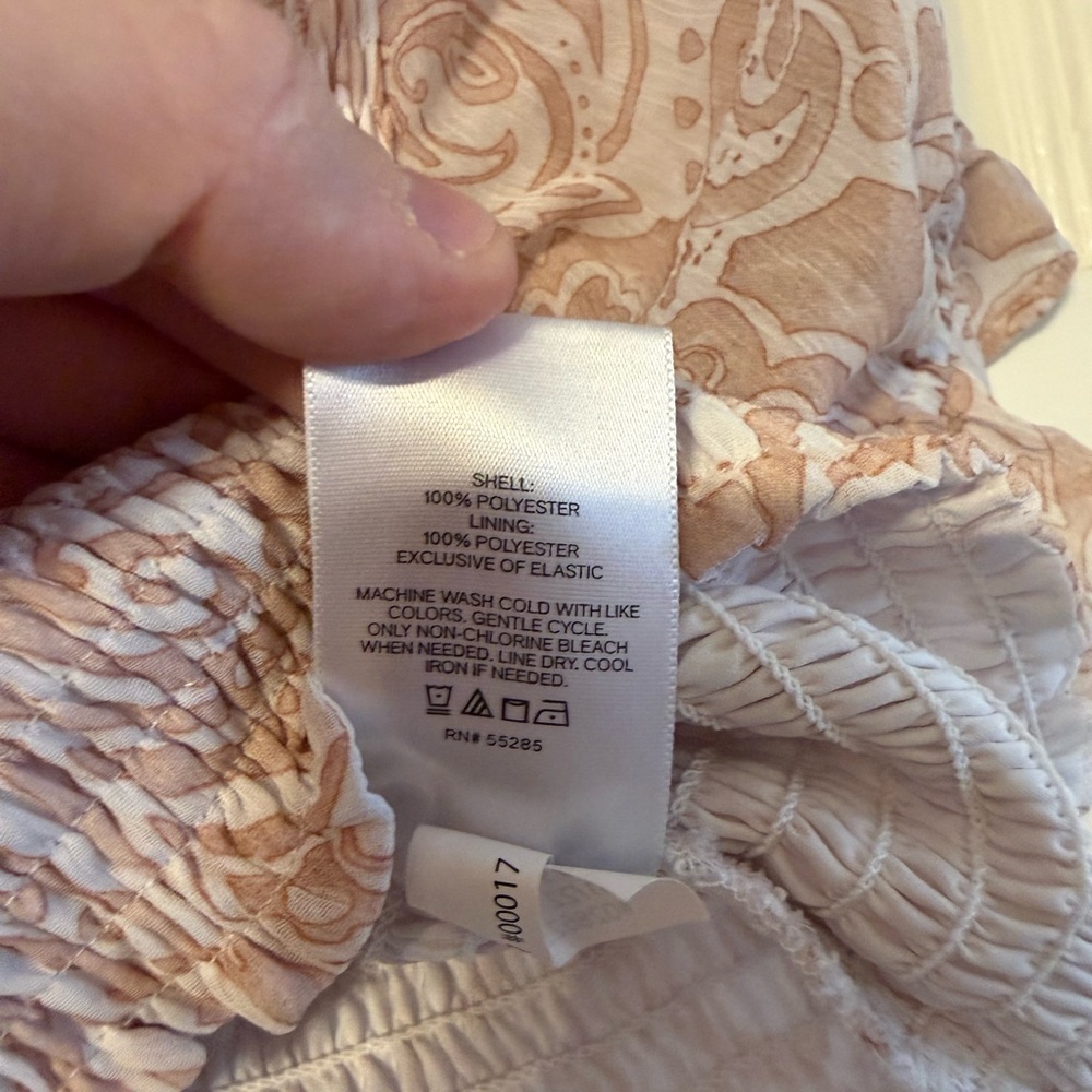 Express Blush Paisley Off-Shoulder Blouse - Picture 4 of 7